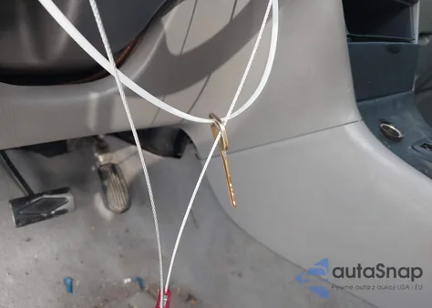 2003 Toyota Corolla Ce z USA, uszkodzony, nr VIN JTDBR32E430021852